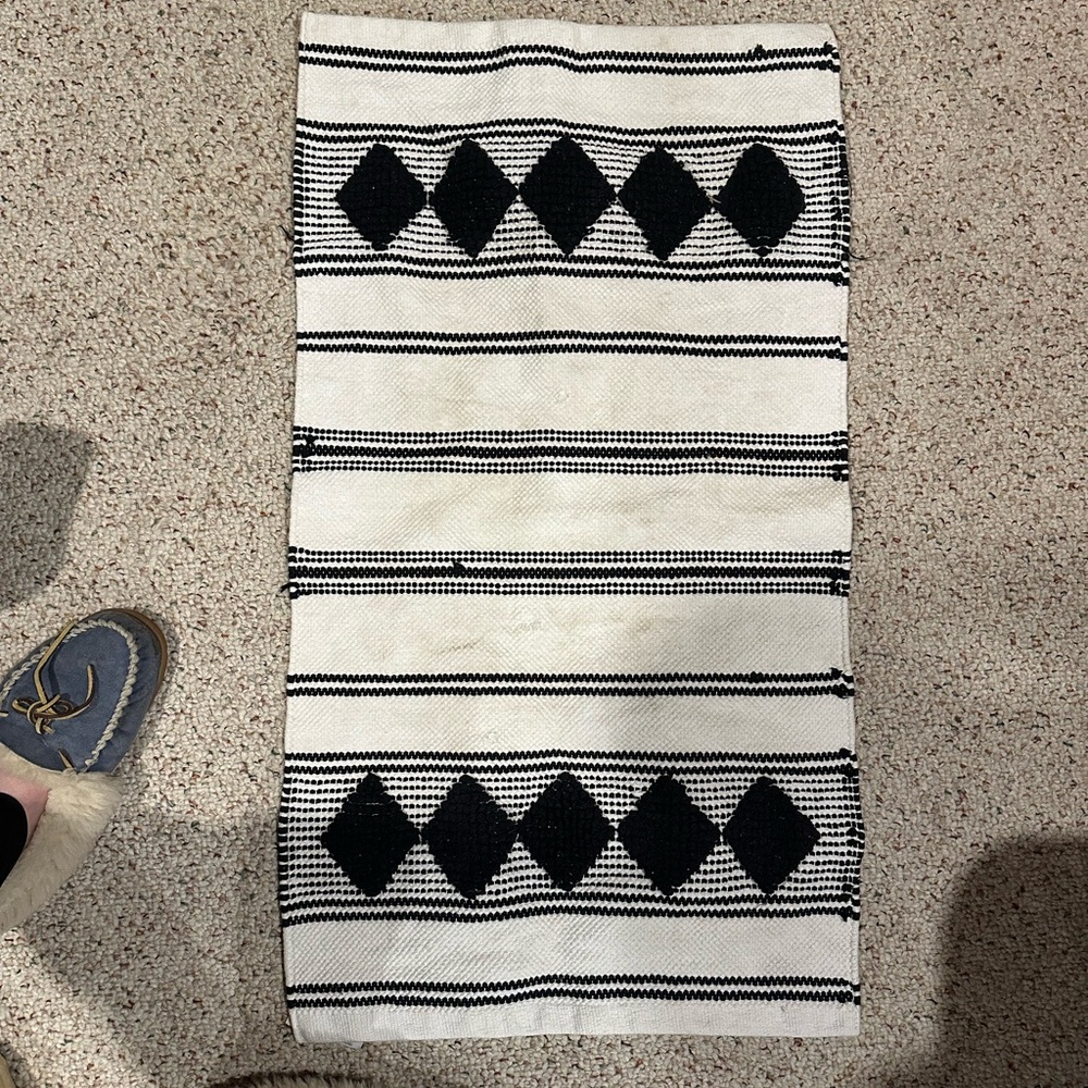 CARAVAN Black and White Patterned Rug
